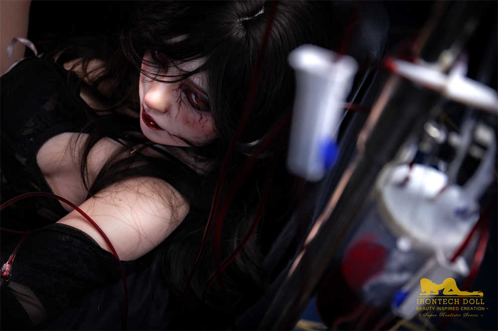 Poupée Irontech 167 cm Silicone - Halloween Eileen