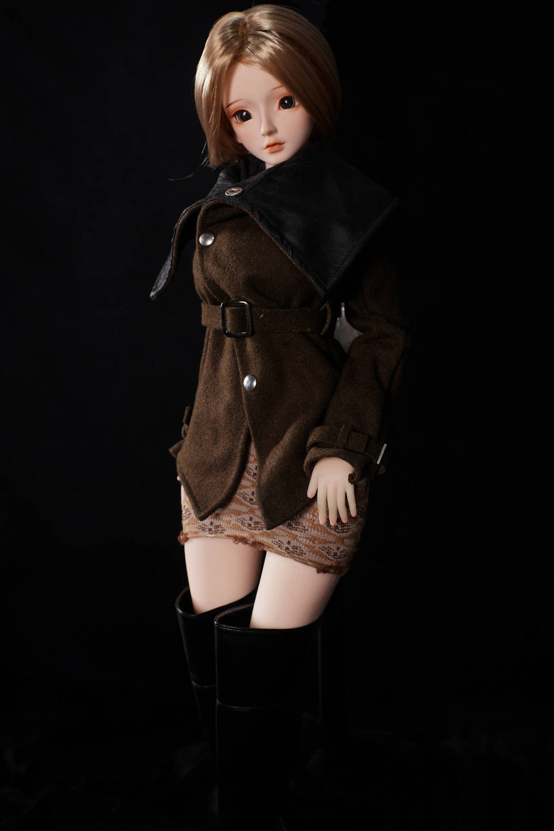 CLIMAX DOLL Mini J60 cm Hybrid - Miyabi (Cinnamon) – full-length front view in brown coat and plaid mini skirt