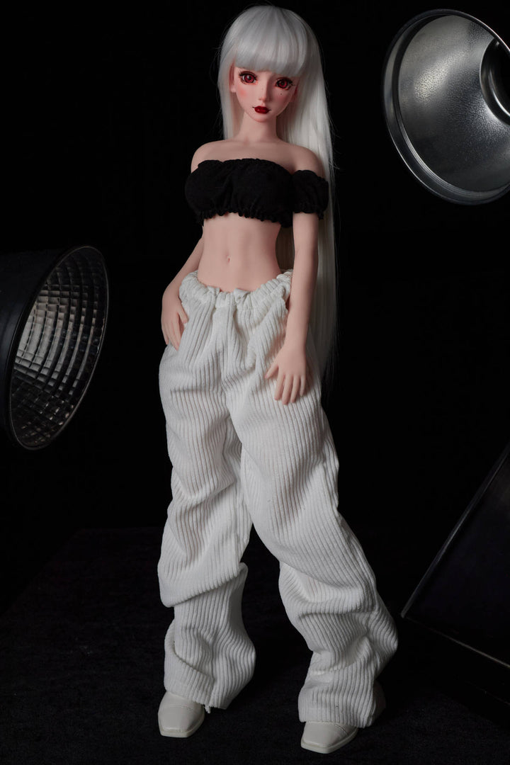 CLIMAX DOLL Mini J60 cm Hybrid - Saki (Cinnamon) – full-length streetwear look with white cargo pants and sneakers
