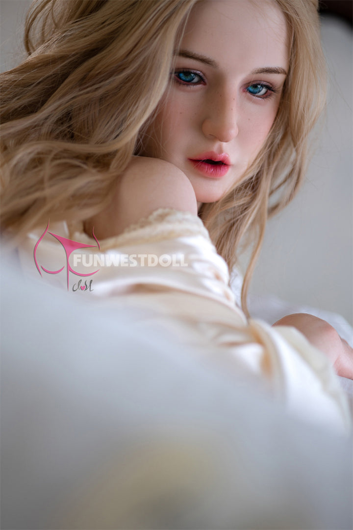 FunWest Poupée 160 cm E Silicone - Cherie Européenne