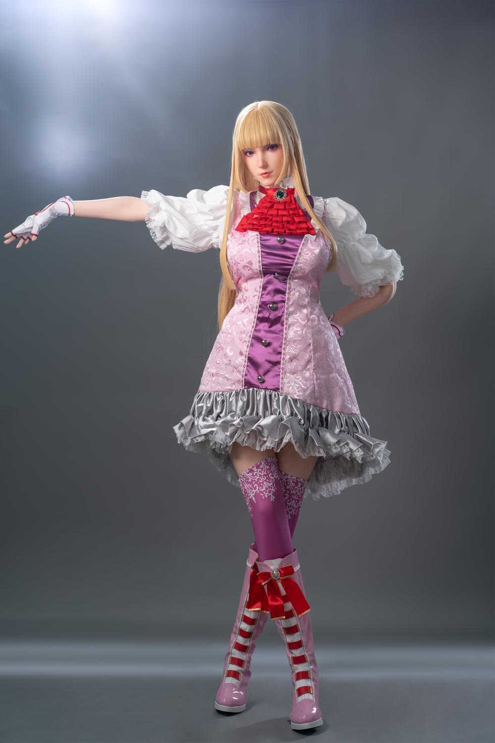 Game Lady 171 cm G Silicone - Lili wearing a colorful costume with a pink dress and red accents.