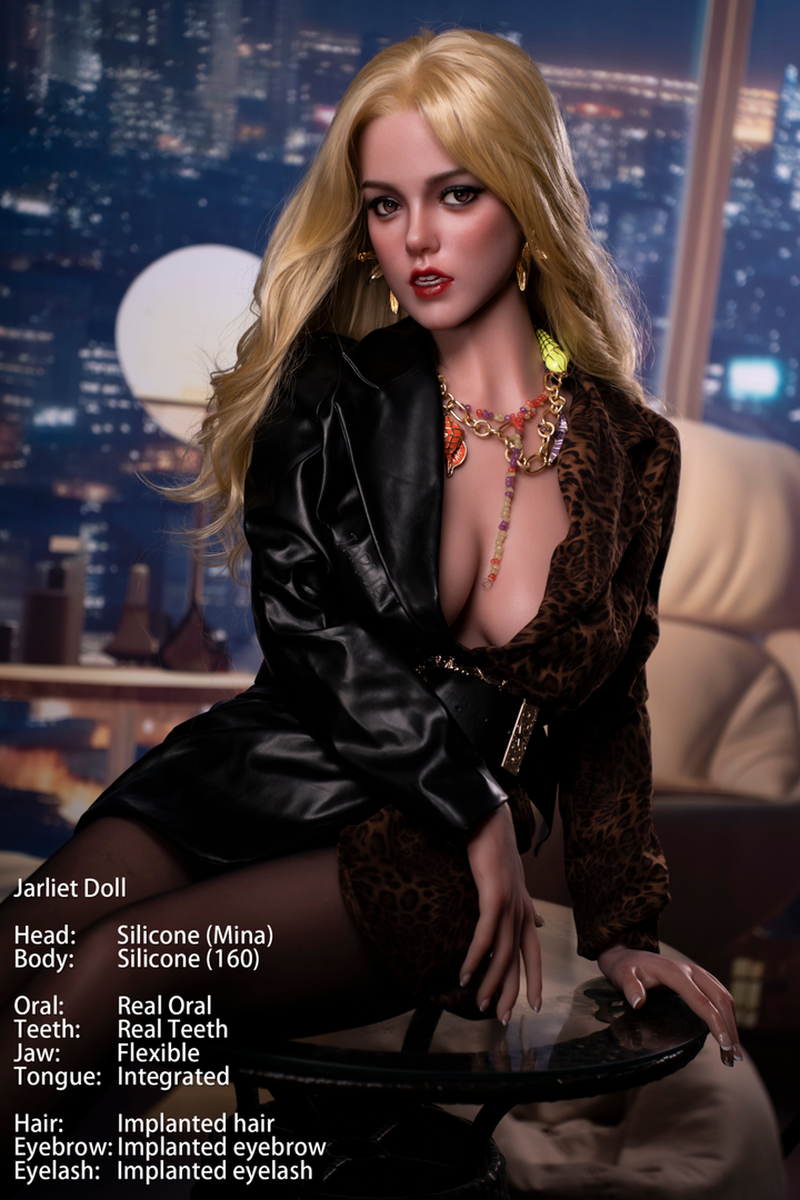 Jarliet Doll 160 cm C Silicone - Mina with leopard print outfit and black jacket in a cityscape background
