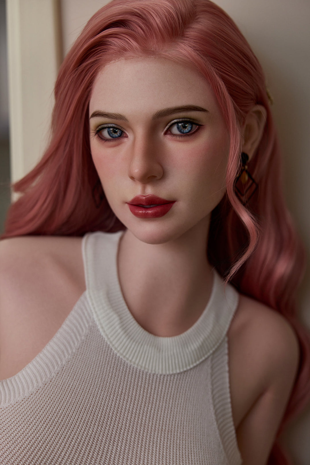 Starpery 171cm D - Benneth – Close-up pose, pink/rose-colored wavy hair, white mesh crop top, plain backdrop.